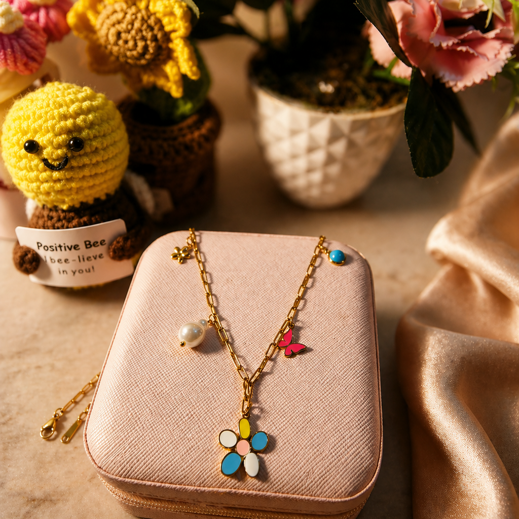 Daisy Pop Charm Necklace